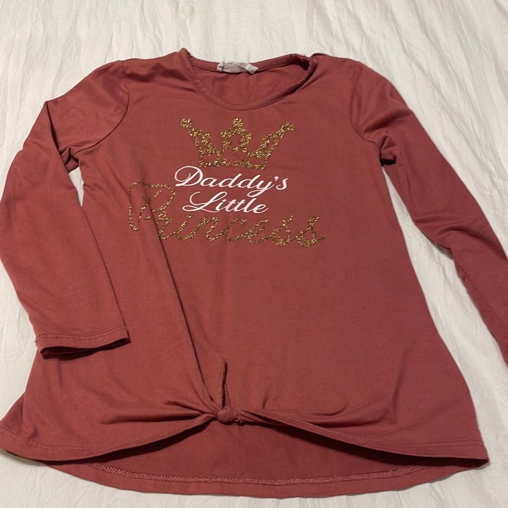 Knotted hem long sleeved tee